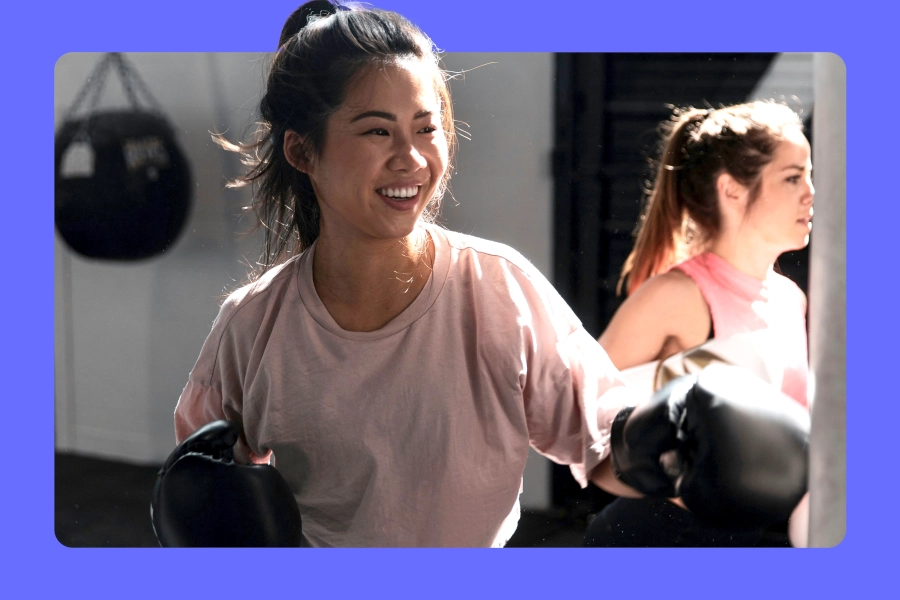 Women with boxing gloves as an example of gym marketing ideas
